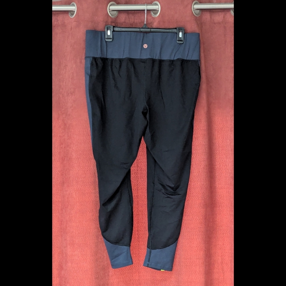 Side Stripe Wicking Legging - Picture 5 of 9